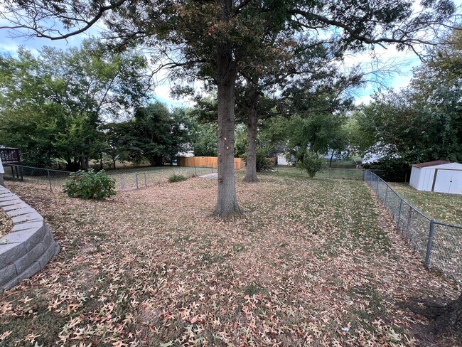 Foto del edificio - 221 Henderson St