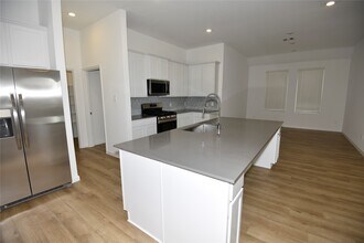 Building Photo - 15524 Leopard Lily Ln