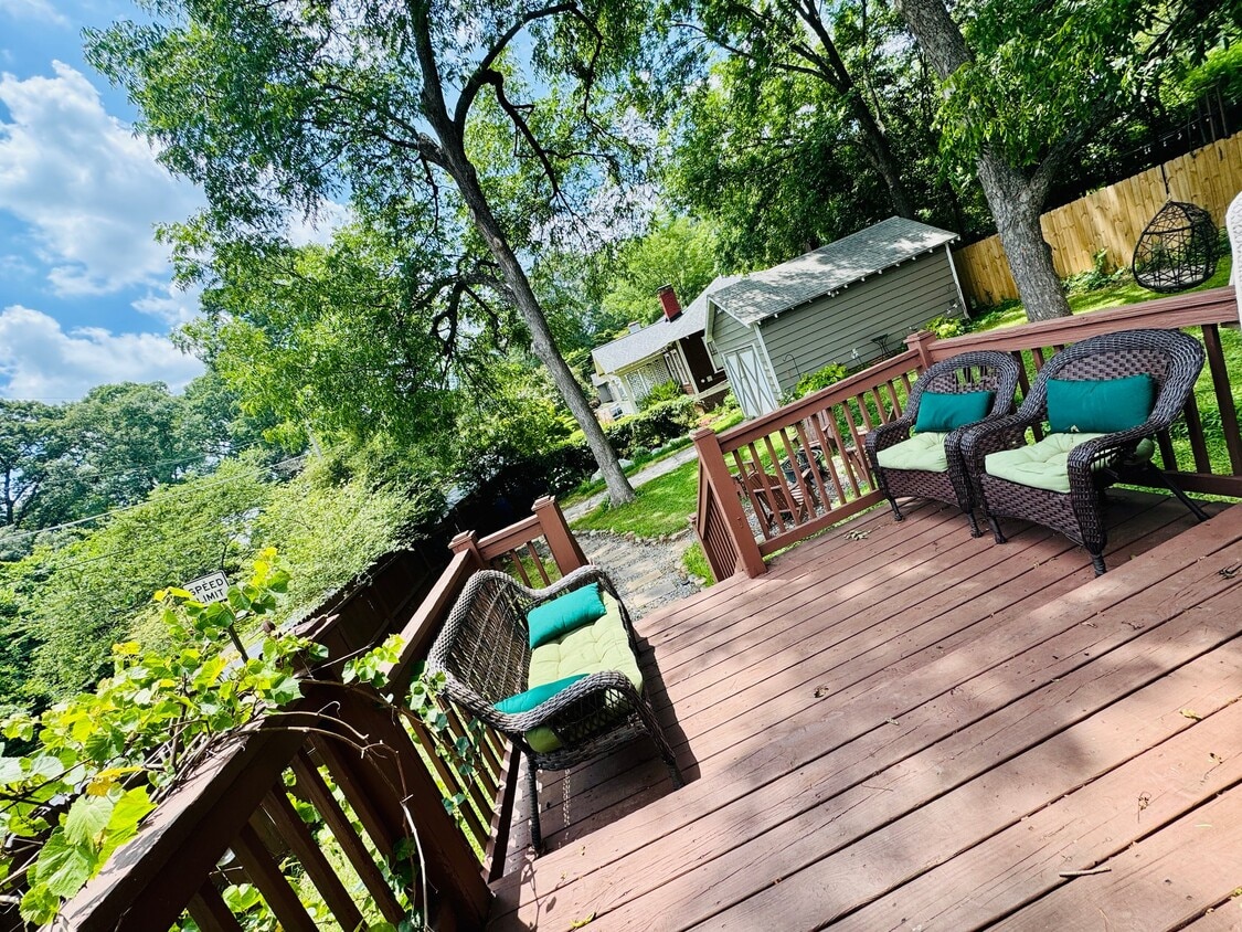 Photo - 2481 Semmes St (East Point, GA)