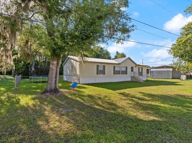 Foto del edificio - 2131 Odessa Gardens Ln