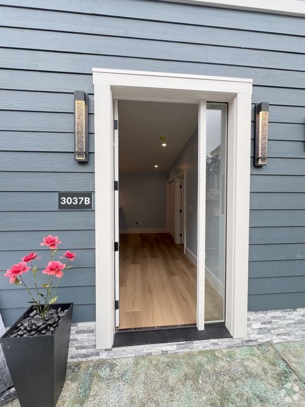 Building Photo - 3037 Harrison St