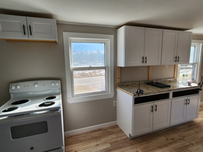 Kitchen - 176 US Route 1