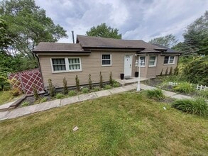 Building Photo - 469 Hillside Rd