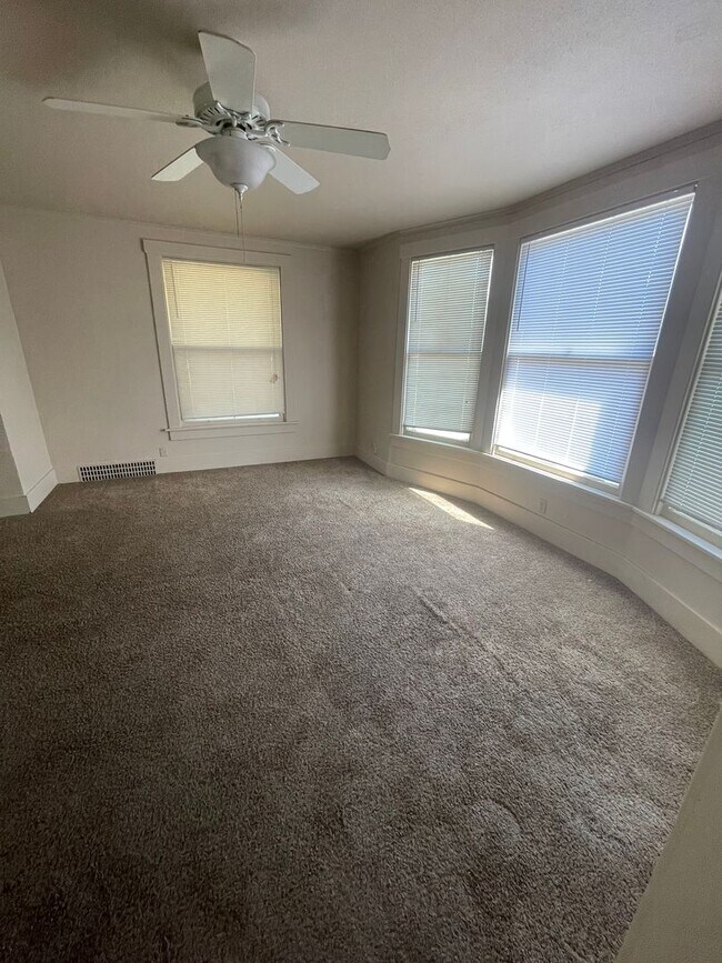 Foto del edificio - Just Renovated 3 bedroom, 1 bathroom house near Downtown Norfolk!
