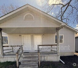 Building Photo - 2817 Dudley St