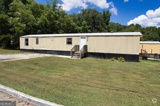Building Photo - 340 Towler St