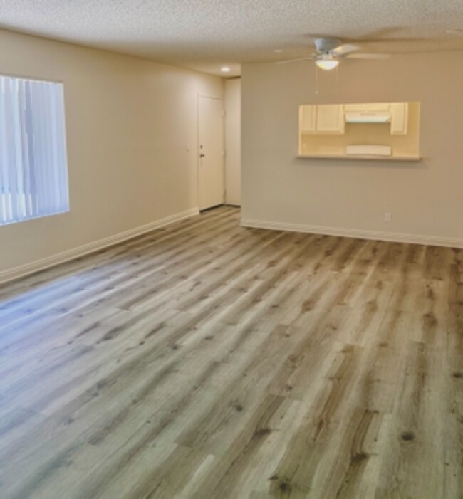 Foto del edificio - 15020 Burbank Blvd