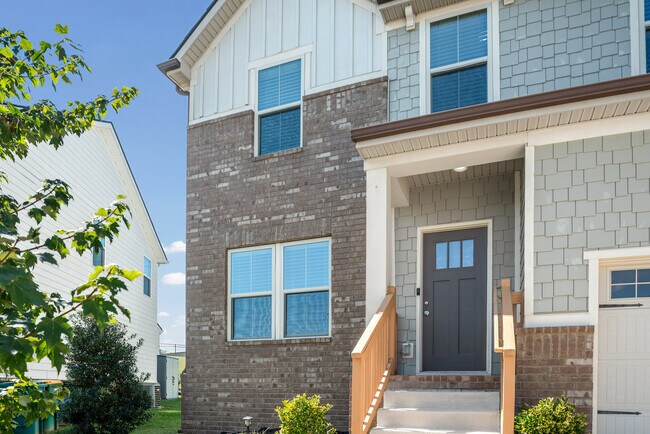 Building Photo - 428 Heroit Dr