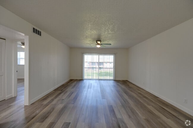 2HAB, 2BA - Concord Crossing