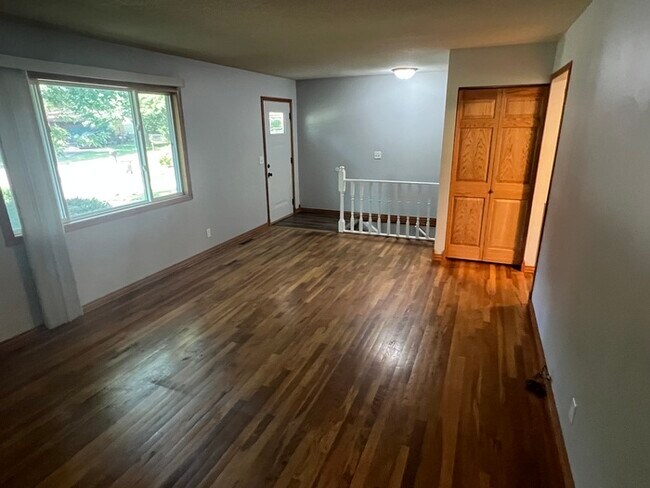 Foto del edificio - 11828 Monroe Cir NE