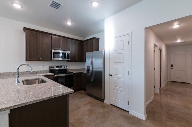 Building Photo - 1149 Lindsey Dr
