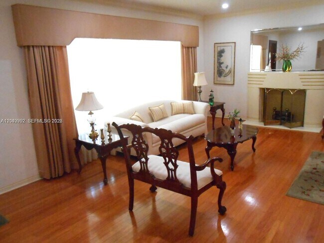 Foto del edificio - 333 NE 102nd St