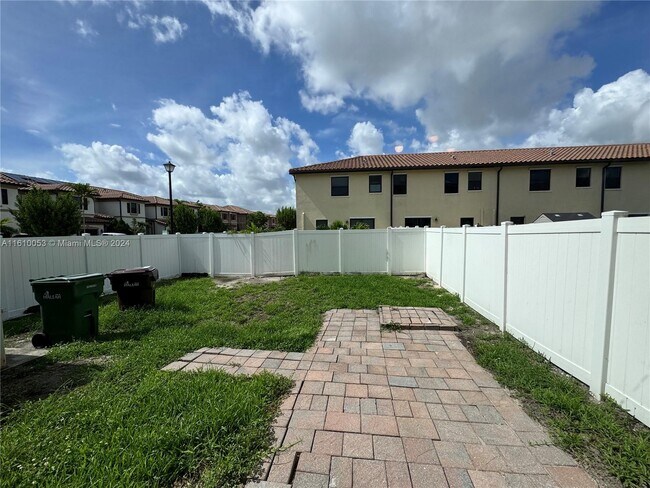 Foto del edificio - 3312 W 91st Terrace