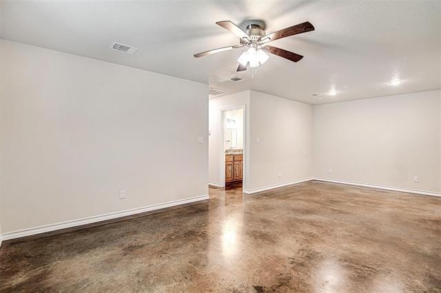 Building Photo - 200 Honey Bee Dr