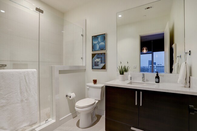 Foto del edificio - 4521 San Felipe St