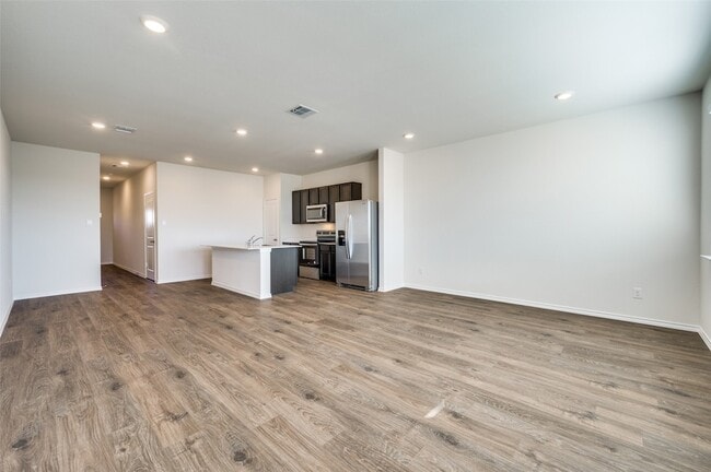 Building Photo - 7024 Vining Dr