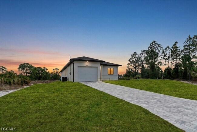 Building Photo - 1037 Citrus Ave S