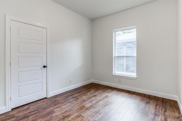 Foto del edificio - 3423 S Harwood St