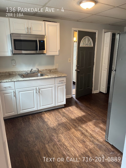 Building Photo - 136 Parkdale Ave