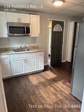 Building Photo - 136 Parkdale Ave