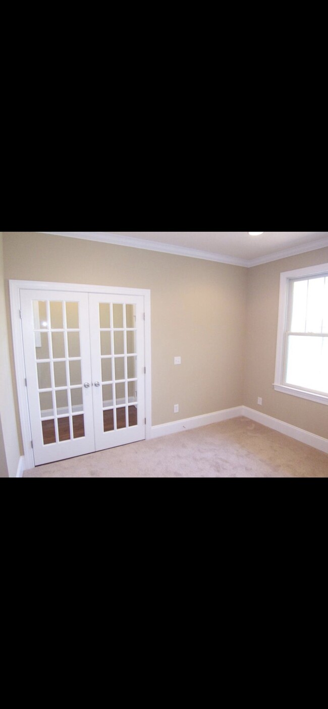 Building Photo - 3797 Fairway View Dr