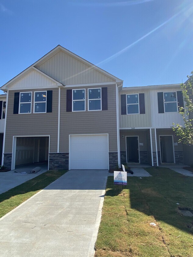 1456 Cypress Loop, Newton, NC 28658 Townhome Rentals in Newton NC