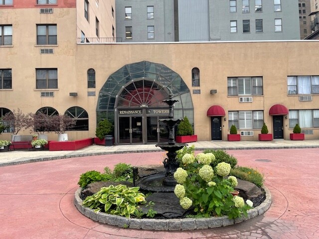 Front entrance - 111 Mulberry St