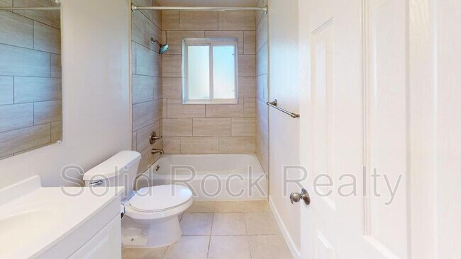 Foto del edificio - 4528 Galley Road