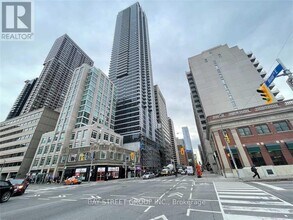 Building Photo - 395 Bloor St E