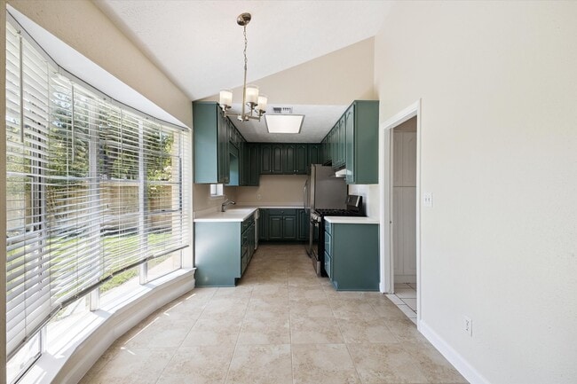 Building Photo - 942 Seagate Ln