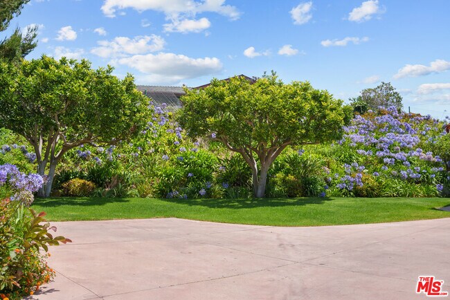 Foto del edificio - 6236 Trancas Canyon Rd