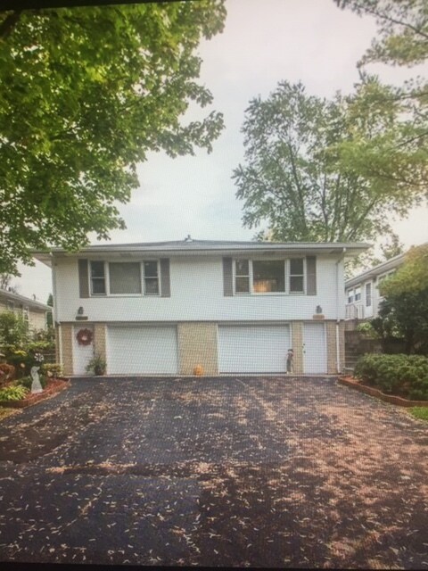 Right side of sxs duplex - 1113 9th Ave S