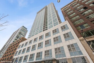 Building Photo - 701 S Wells St
