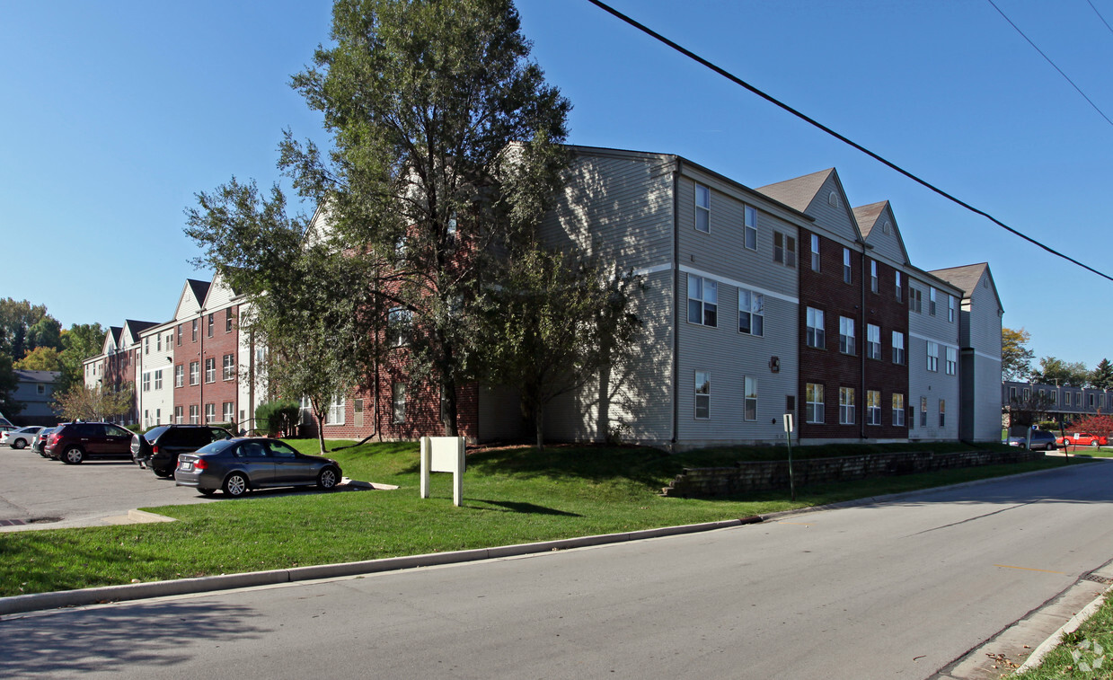 Primary Photo - Lake Bluff Apartment Homes