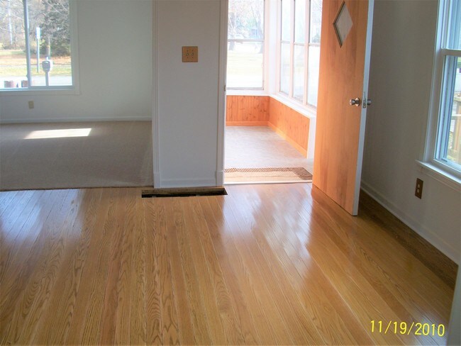 Foto del edificio - 260-1260 N Main St