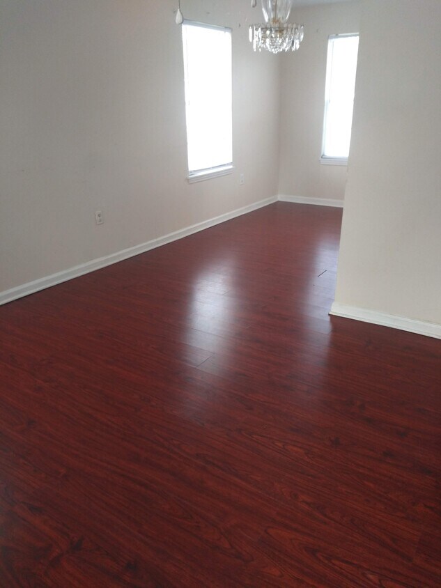 Foto principal - 609 Barnes St