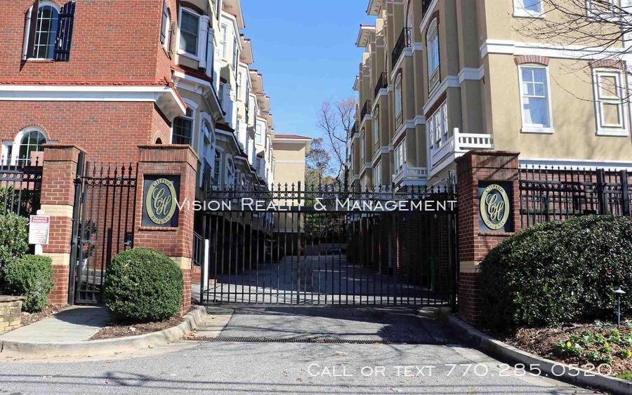 Photo - 829 Clifton Heights Ln NE-