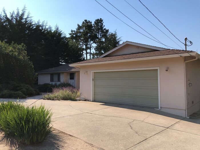 Primary Photo - 4012 El Bosque Dr
