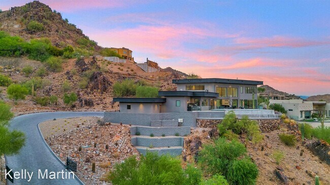 Foto del edificio - 4 br, 4.5 bath House - 4010 E Canyon Ct