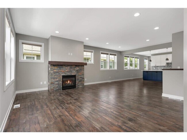 Foto del edificio - 15590 Duck Trail Ln