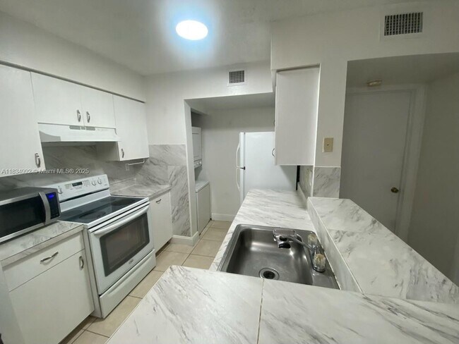 Foto del edificio - 15221 SW 80th St