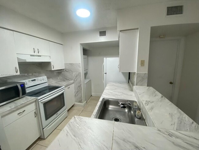 Building Photo - 15221 SW 80th St