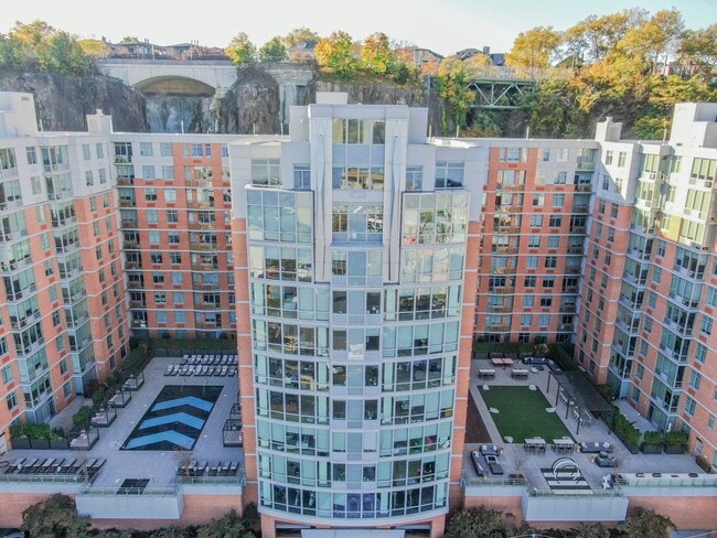Building Photo - 7606 River Rd