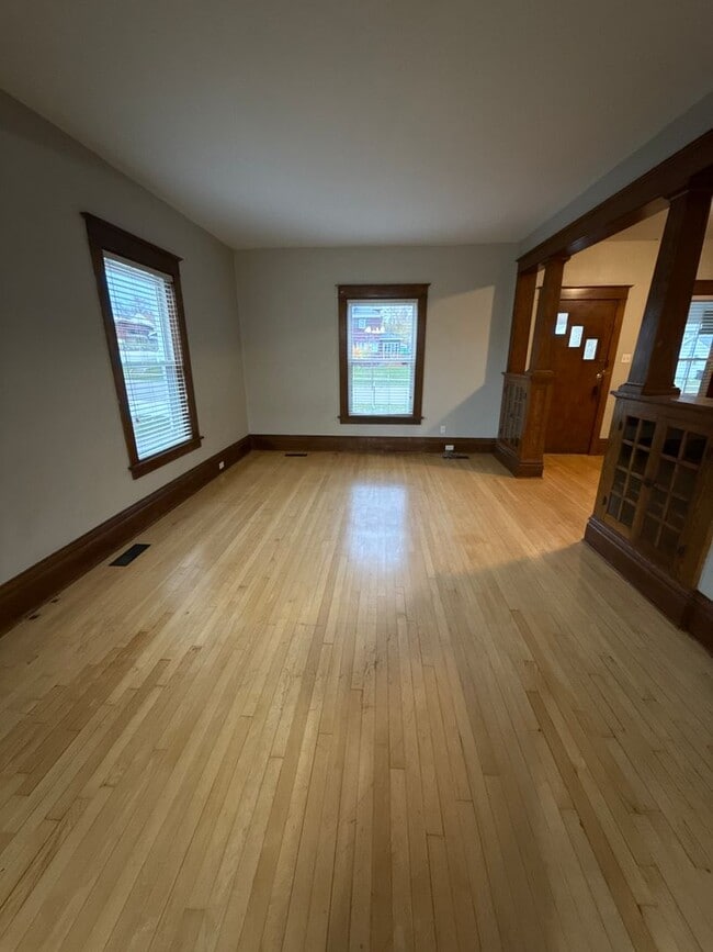 Building Photo - NSP-139/141 6th St NW