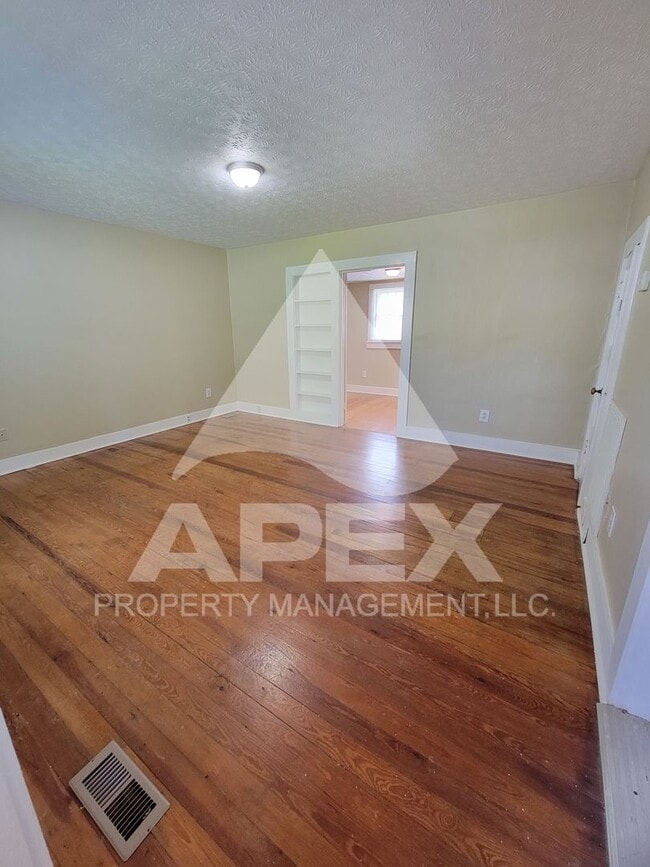 Photo - Cute 2 Bd - 1 Ba Single Family Home w/Gara...