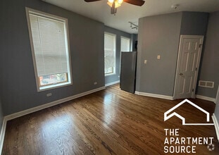 Building Photo - 533 W Wrightwood Ave
