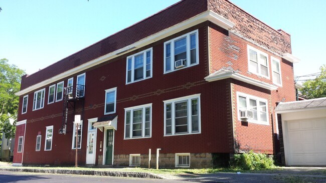 Foto del edificio - 1099 S Clinton Ave