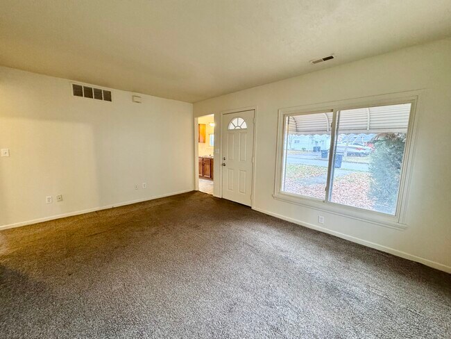 Building Photo - 1062 Merton Ave