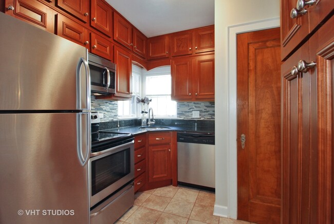 Foto del edificio - 920 Juniper Rd