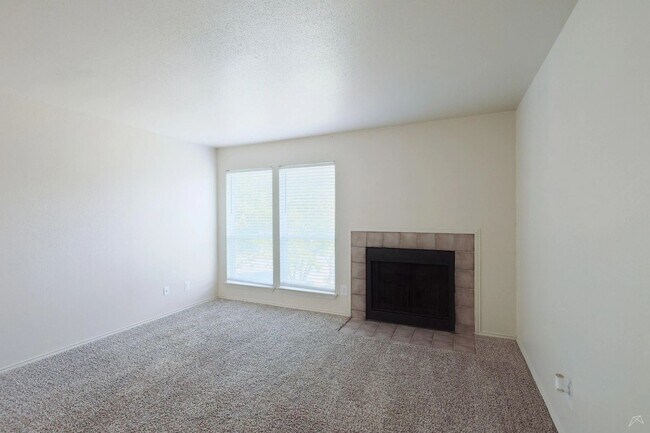 Foto del edificio - 10401 N Lamar Blvd